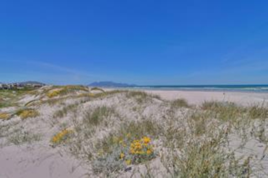 5 Bedroom Property for Sale in Van Riebeeckstrand Western Cape